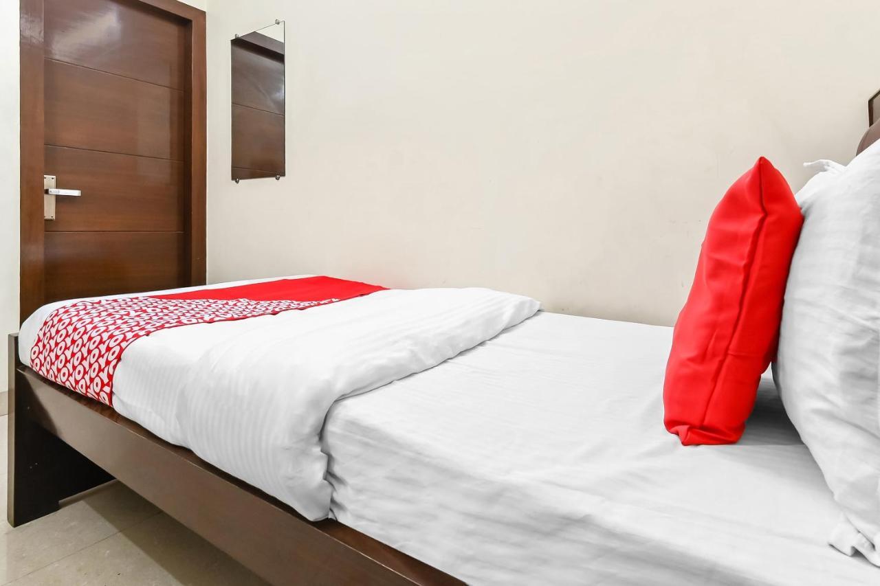 Oyo 49672 Hotel Galaxy Moradabad Exterior foto