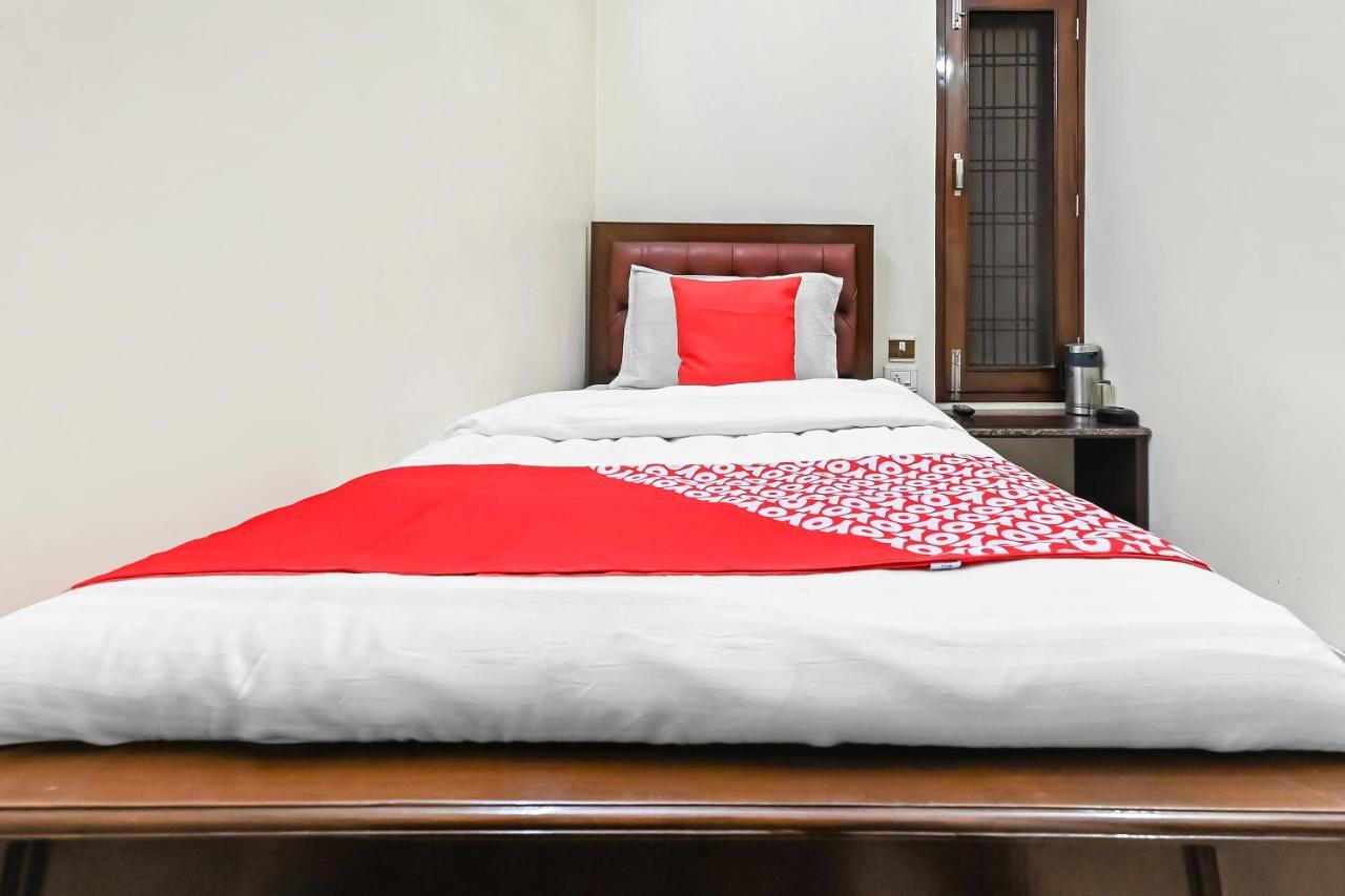 Oyo 49672 Hotel Galaxy Moradabad Exterior foto