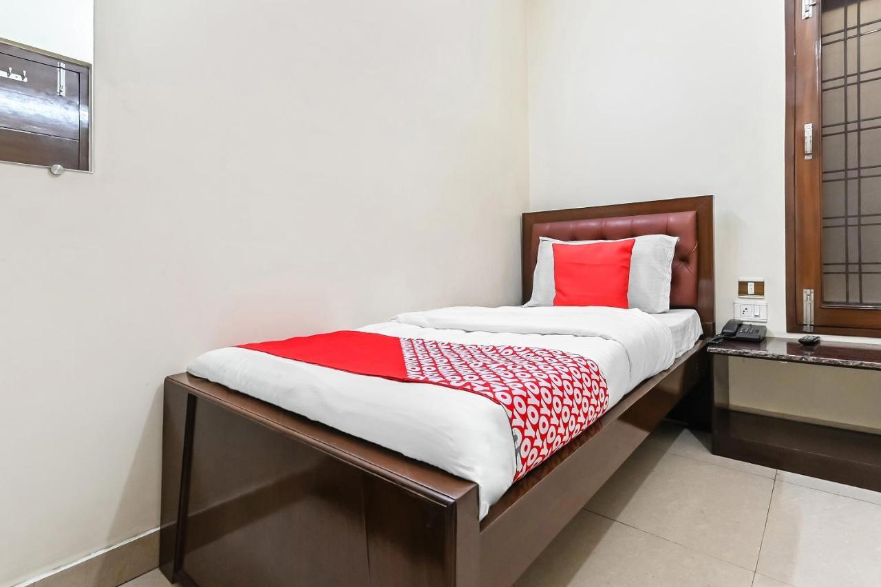 Oyo 49672 Hotel Galaxy Moradabad Exterior foto
