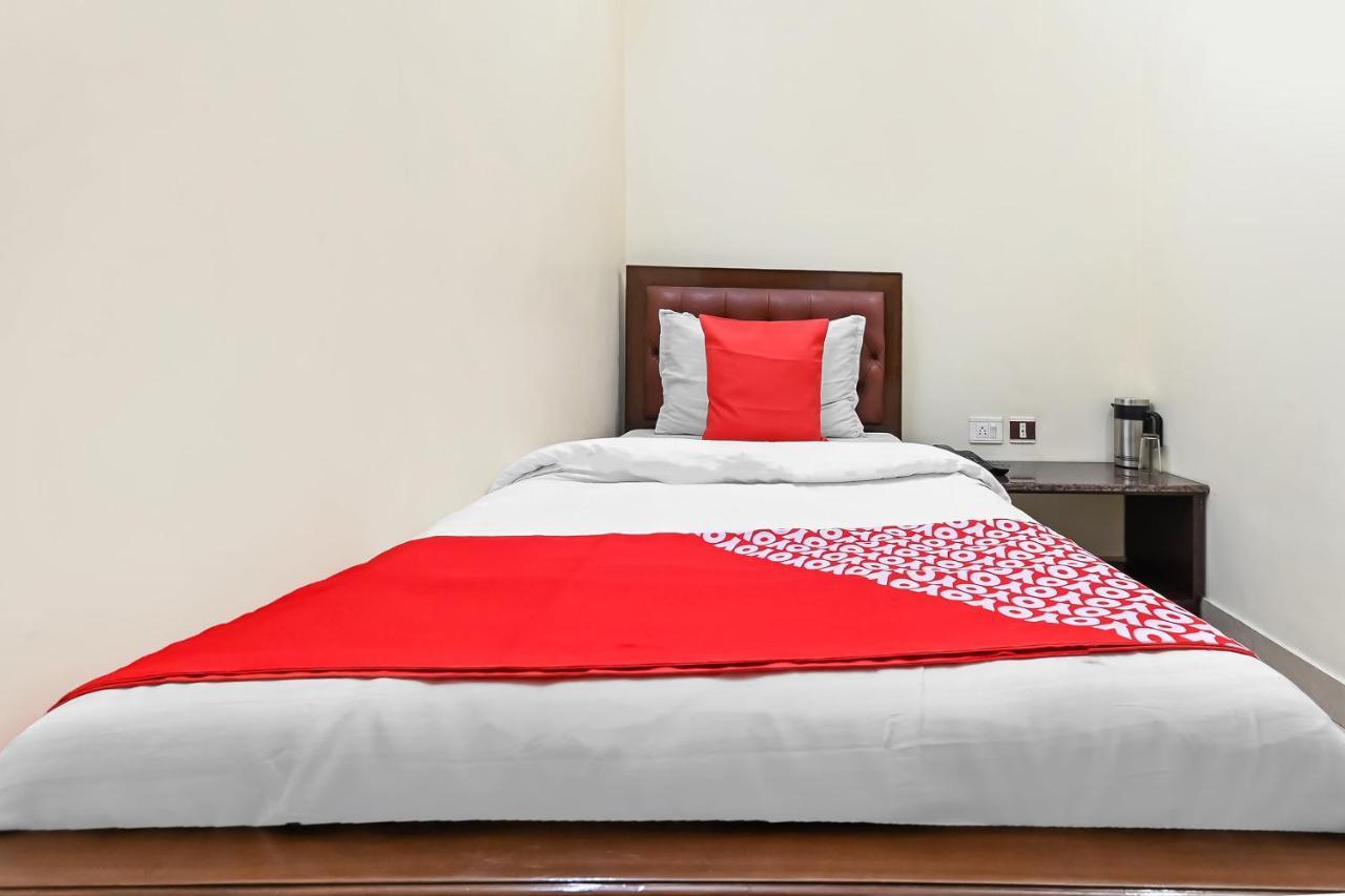 Oyo 49672 Hotel Galaxy Moradabad Exterior foto